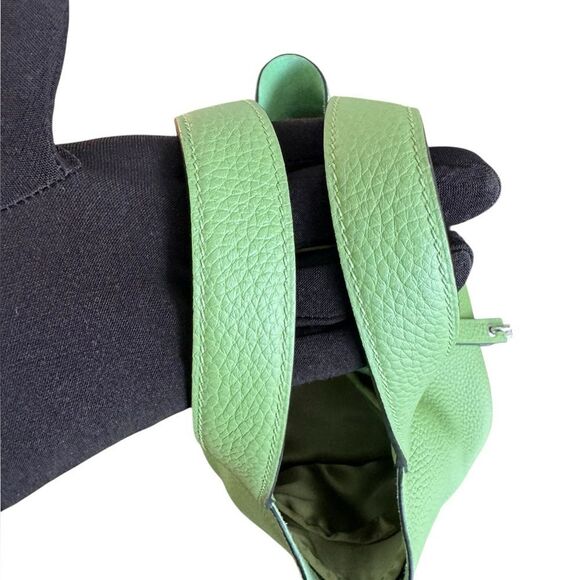 HERMES Taurillon Maurice Picotin Lock 18 PM Vert Criquet Green NEW 2021 - Picture 11 of 13